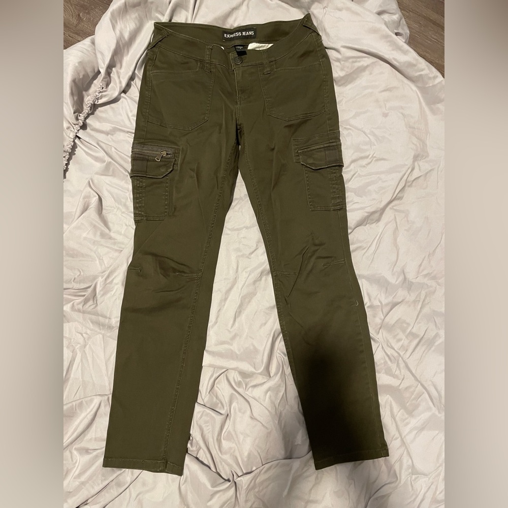 Express stretch capri pants with cargo style pockets. Worn once, like new